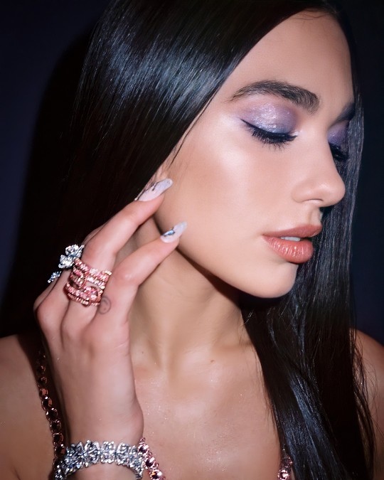 Dua Lipa.