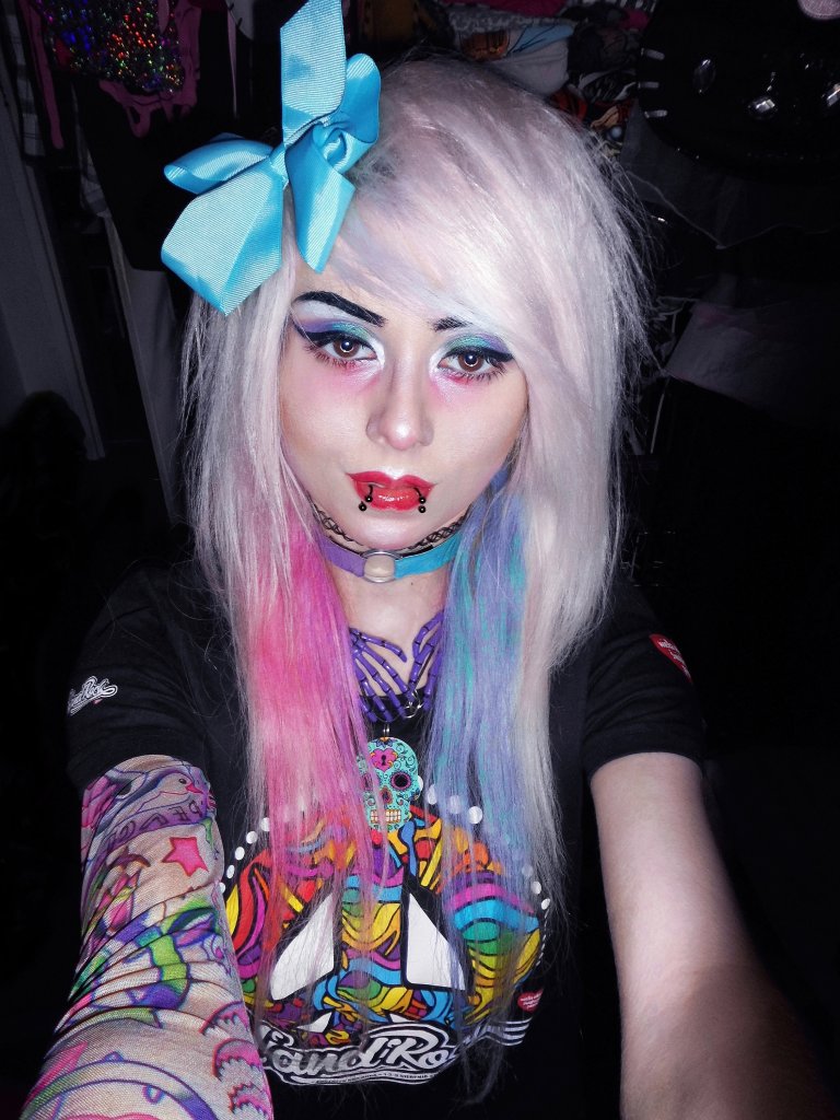 A little bit of colors :3.