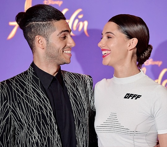 Mena i Naomi.