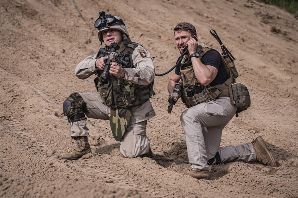 S06E05: Shoulder to shoulder