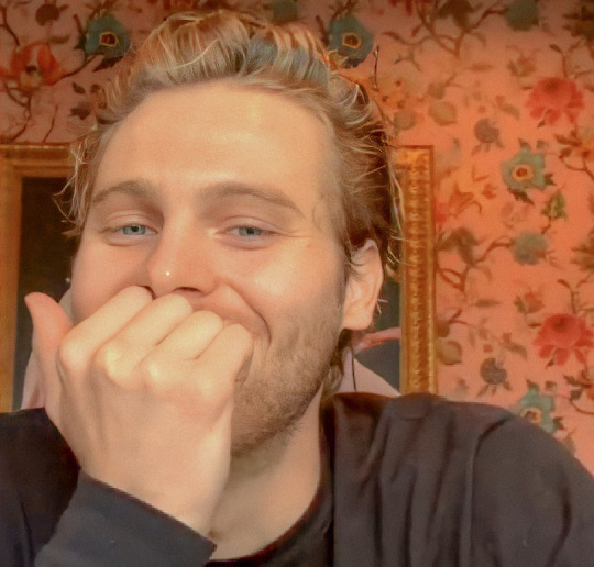 Luke Hemmings.