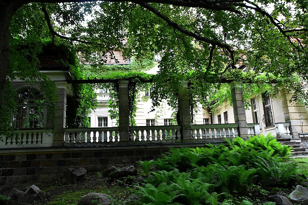 Neobarokowy paac w anach.