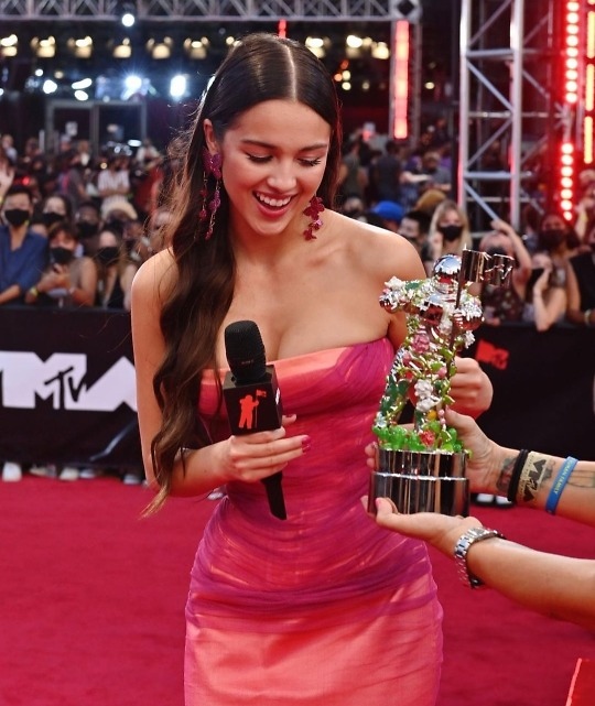Olivia Rodrigo.