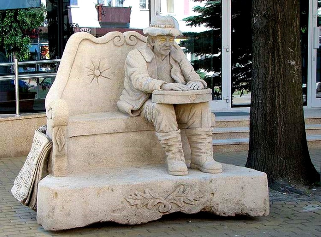 Bigoraj-Pomnik starego sitarza.