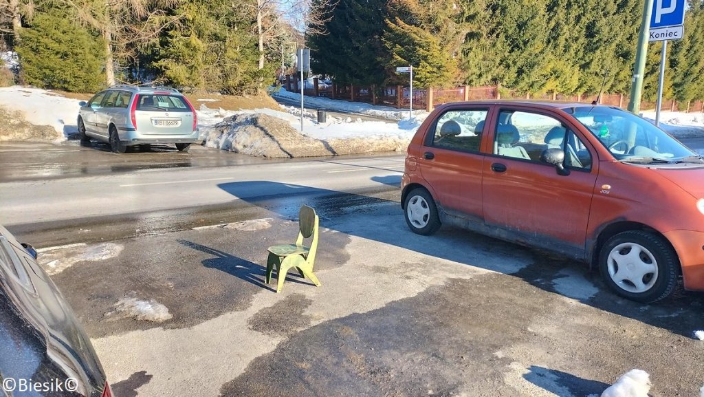 Miejsce na parkingu.