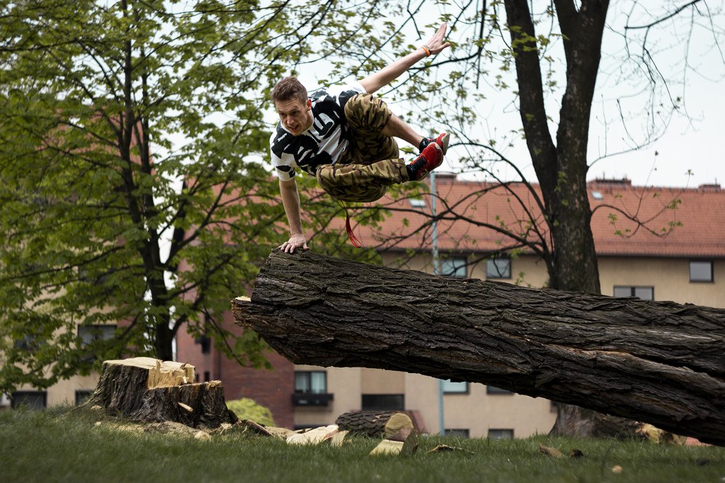 One Handed Vault