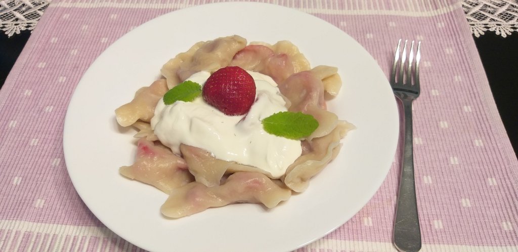 Pierogi z truskawkami.