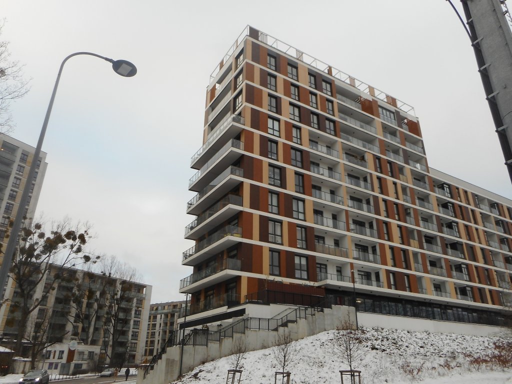 Apartamentowiec na skarpie