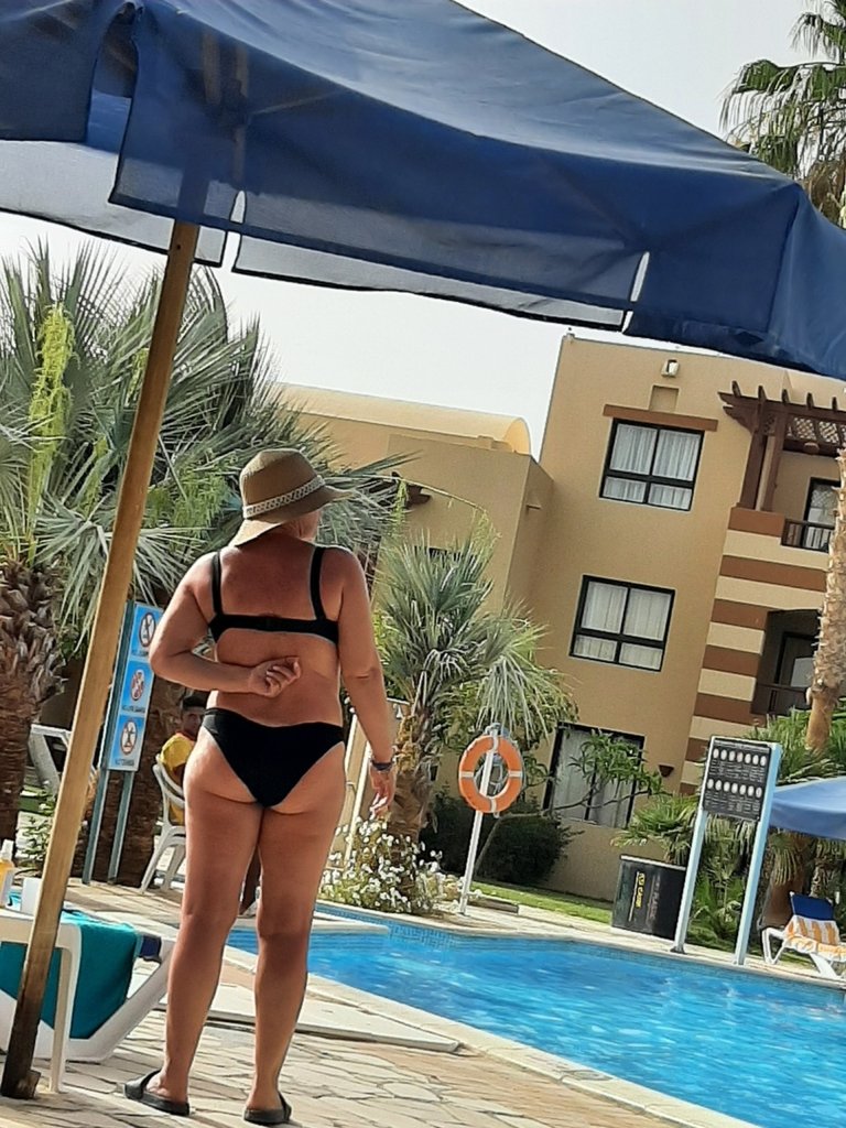 Dzi basen jutro Luksor