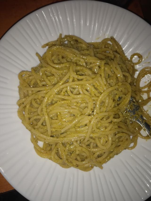 Spaghetti z pesto