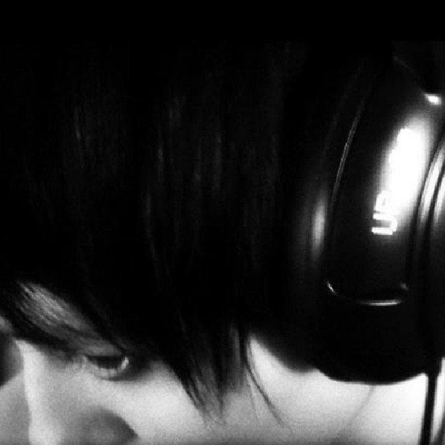 bass in your face