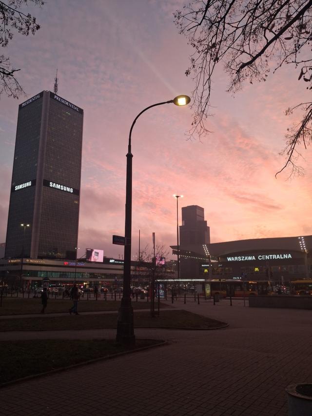 Stacja Warszawa Centralna.